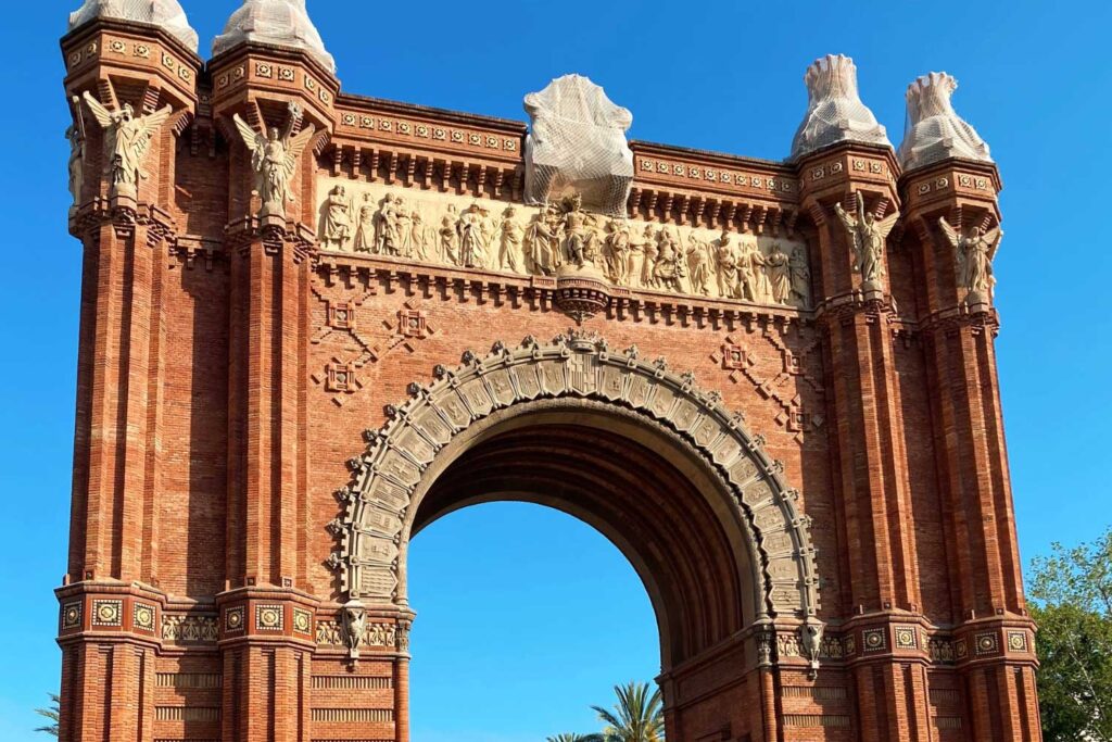 Things you should not miss when visiting Barcelona: Arc de Triomf