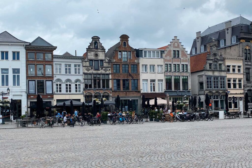 Mechelen travel guide: Grote Markt