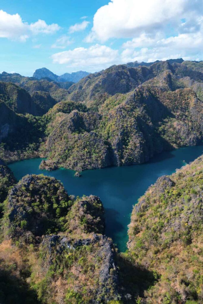 Kayangan Lake