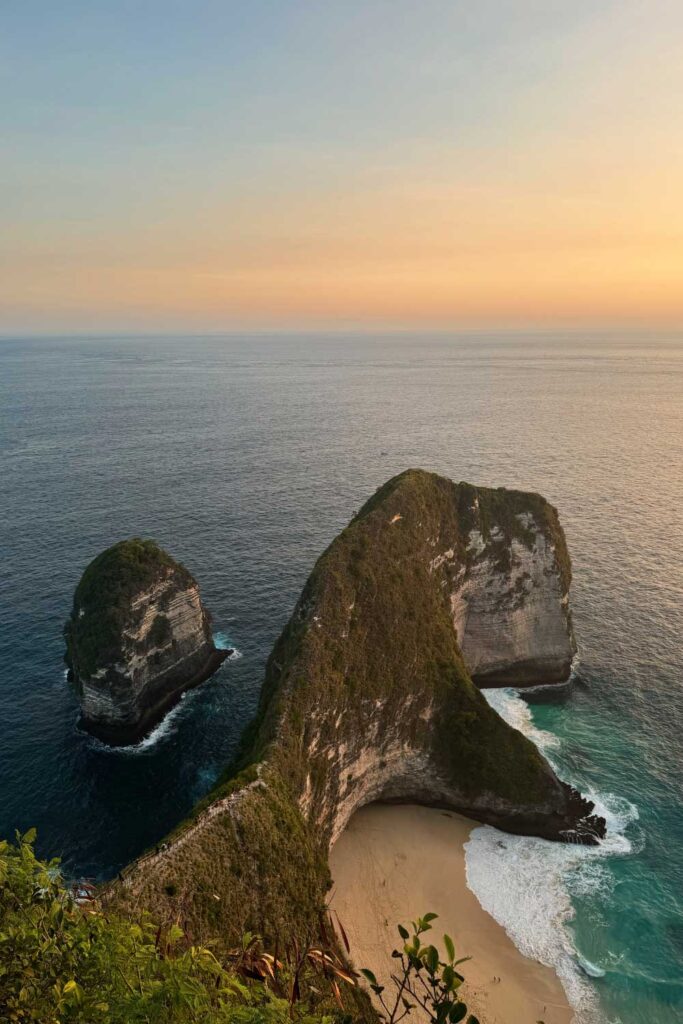 Most beautiful places on Nusa Penida: Kelingking Beach